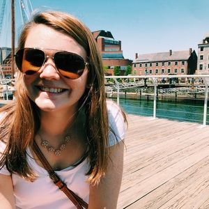 Meet your Posher, Amanda